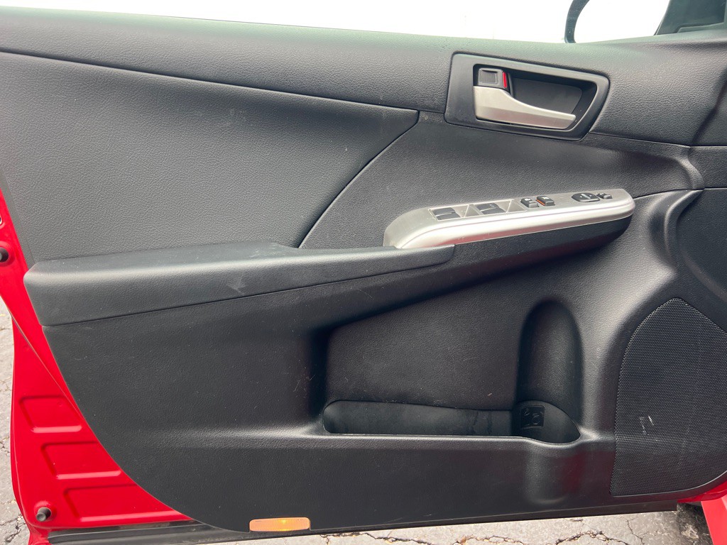 2014 Toyota Camry Image 10