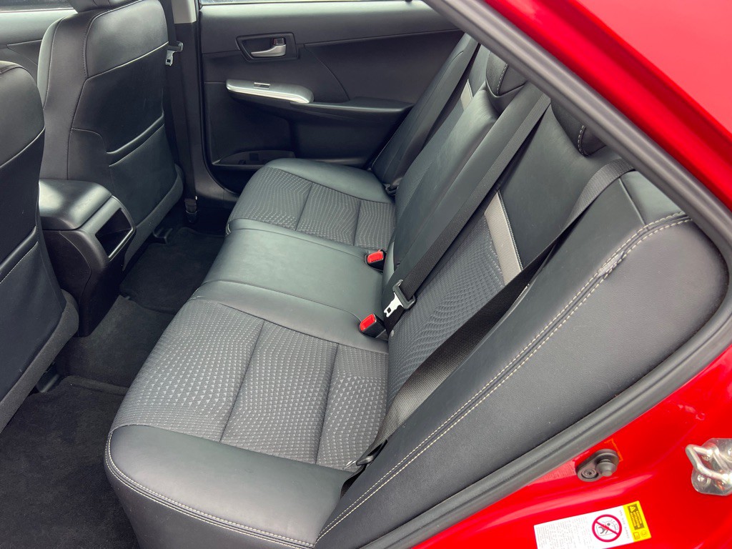 2014 Toyota Camry Image 13