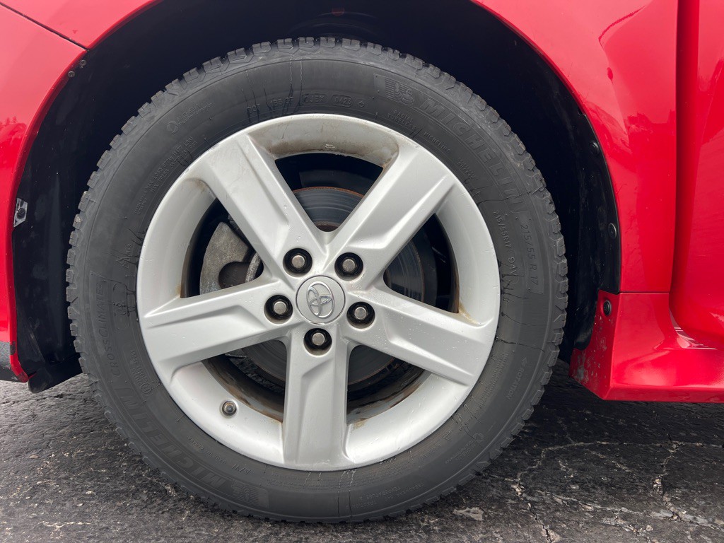 2014 Toyota Camry Image 37