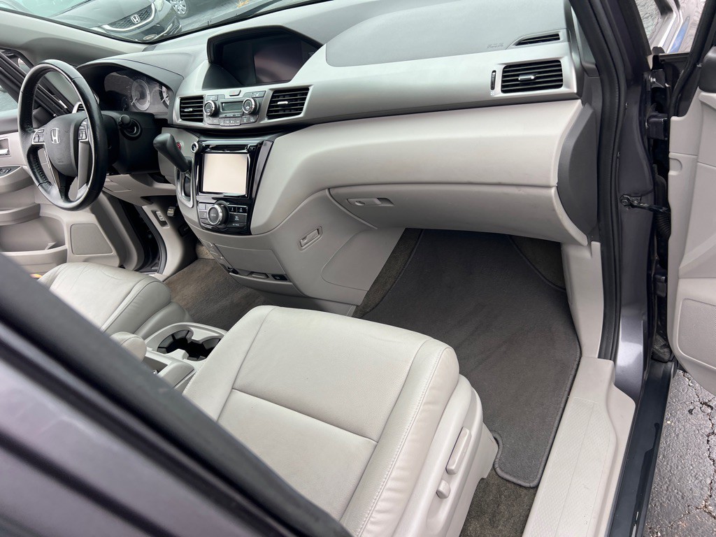 2016 Honda Odyssey Image 20