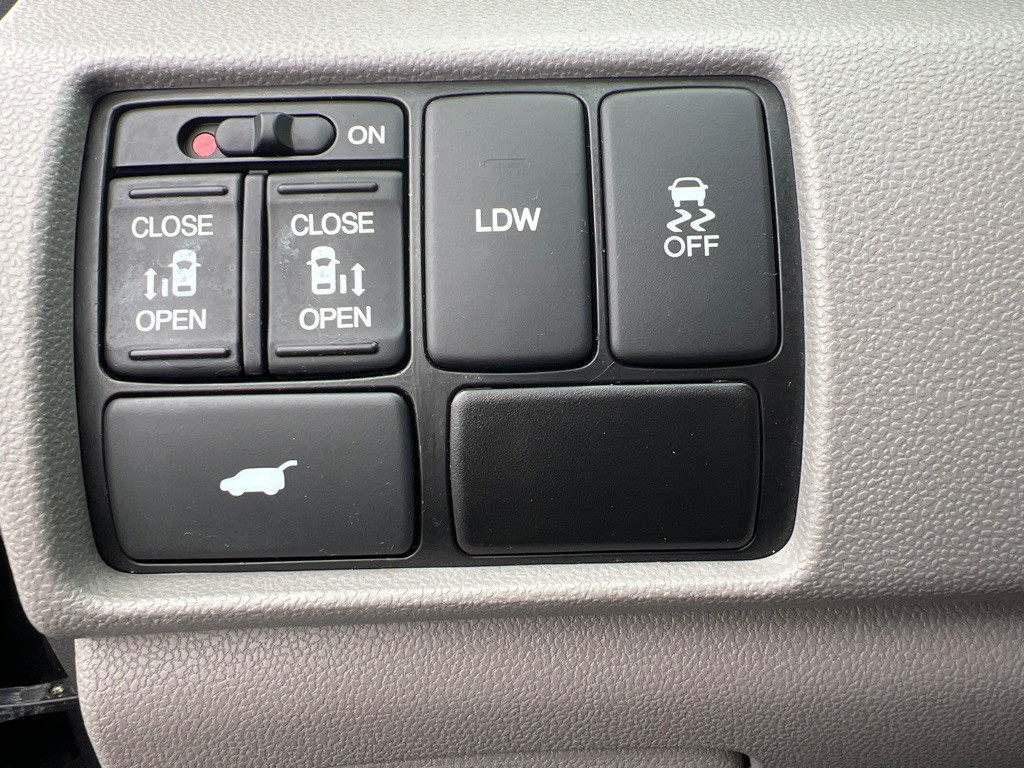 2016 Honda Odyssey Image 28