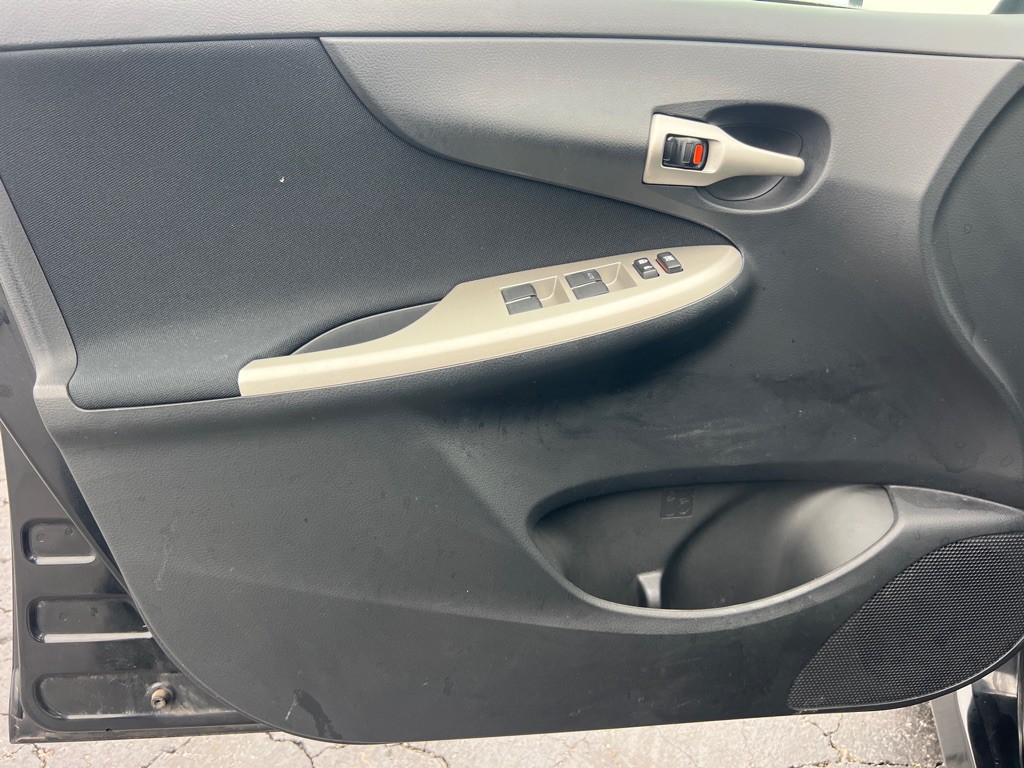 2010 Toyota Corolla Image 10