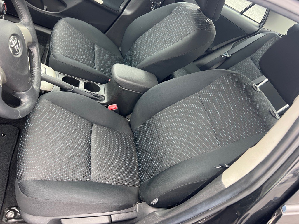 2010 Toyota Corolla Image 11