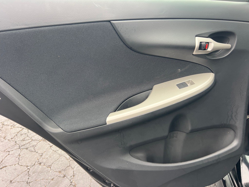 2010 Toyota Corolla Image 12