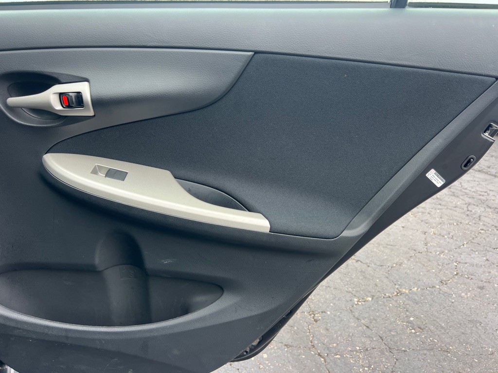 2010 Toyota Corolla Image 14