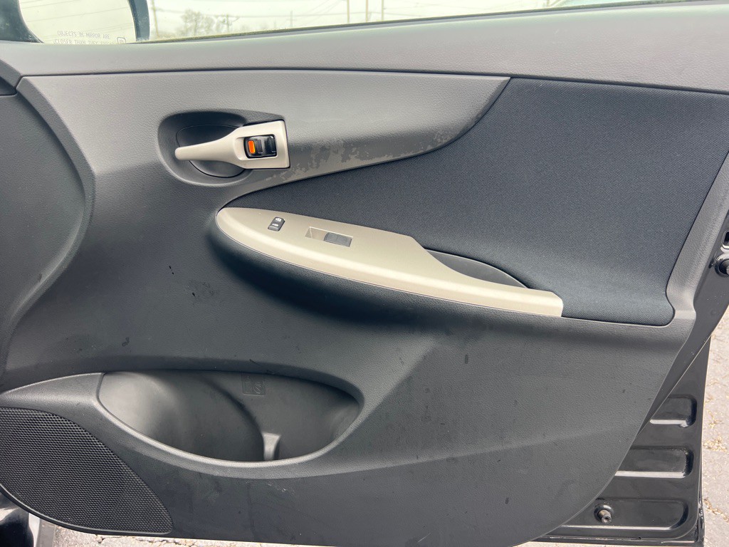 2010 Toyota Corolla Image 17