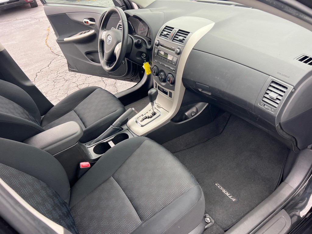 2010 Toyota Corolla Image 18
