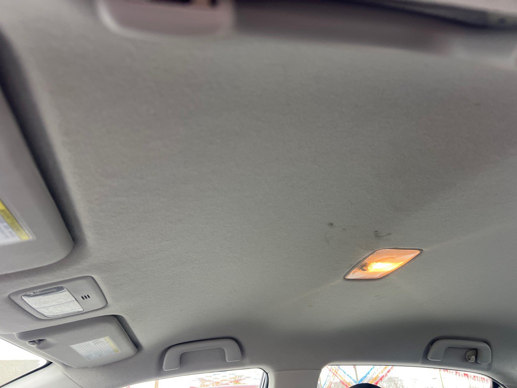 2010 Toyota Corolla Image 32