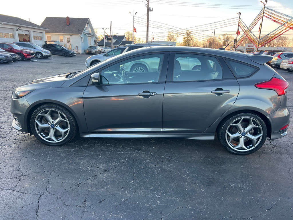 2017 Ford Focus Image 4