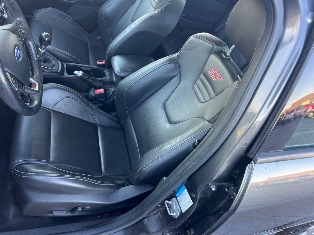 2017 Ford Focus Image 11