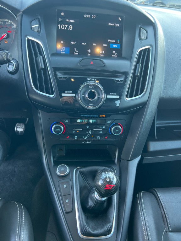 2017 Ford Focus Image 32