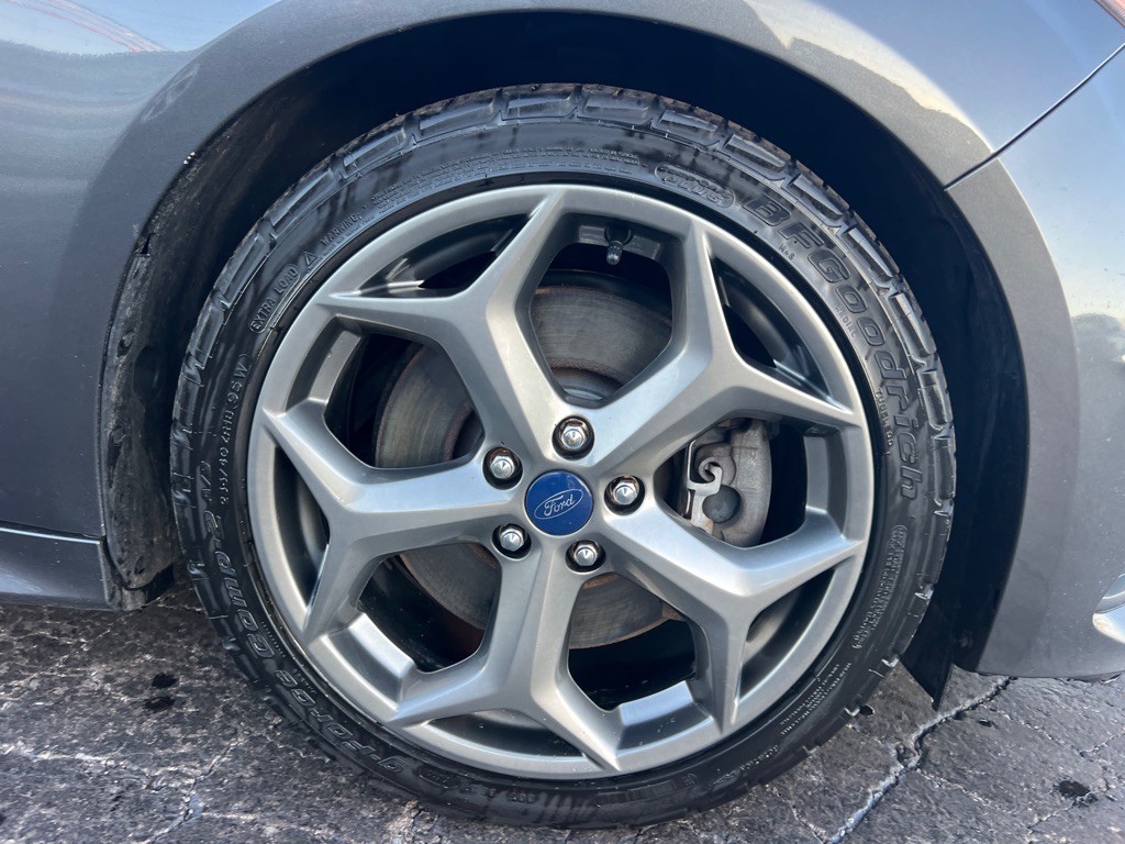 2017 Ford Focus Image 40