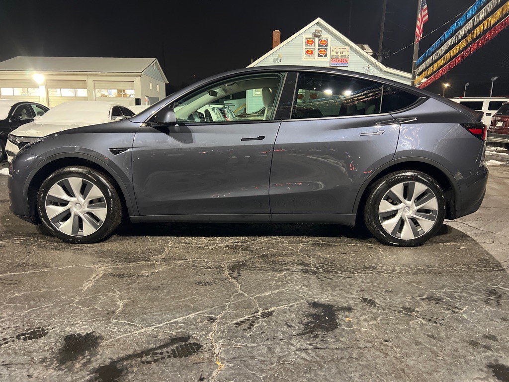 2023 Tesla Model Y Image 4