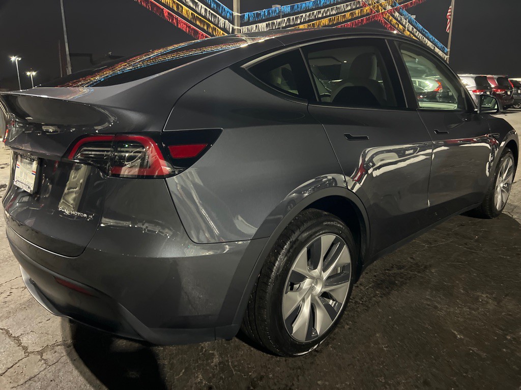 2023 Tesla Model Y Image 7