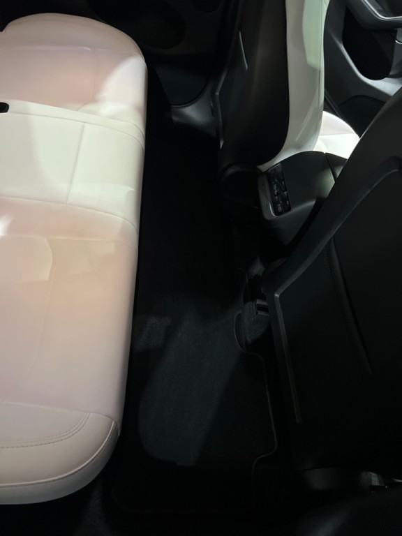 2023 Tesla Model Y Image 16