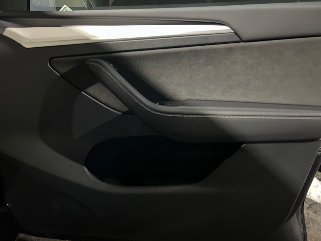 2023 Tesla Model Y Image 18