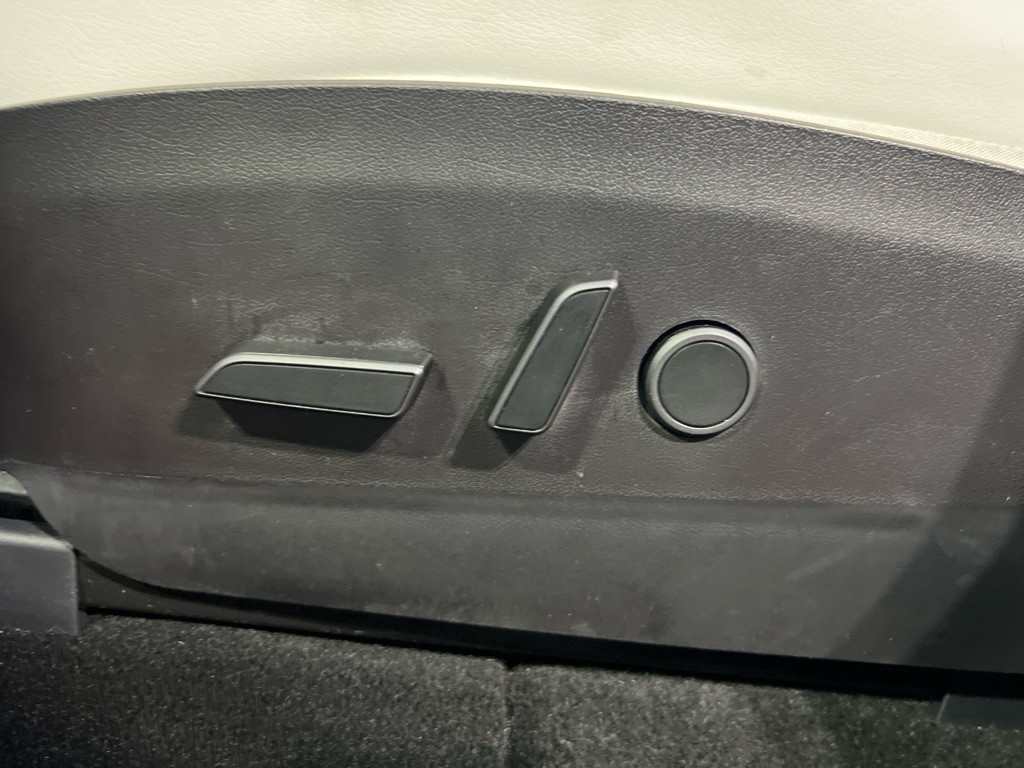 2023 Tesla Model Y Image 25