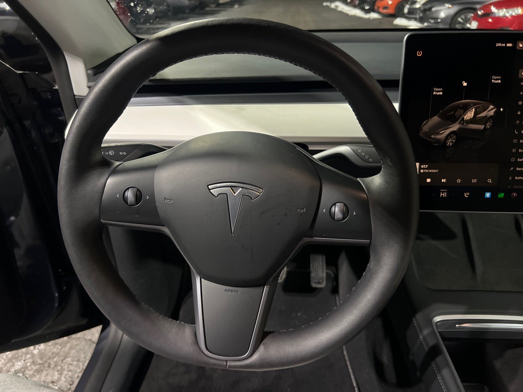 2023 Tesla Model Y Image 27