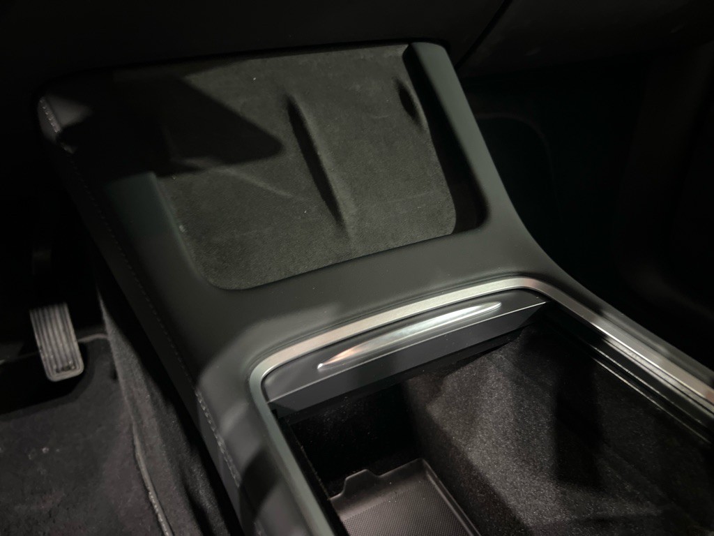 2023 Tesla Model Y Image 32