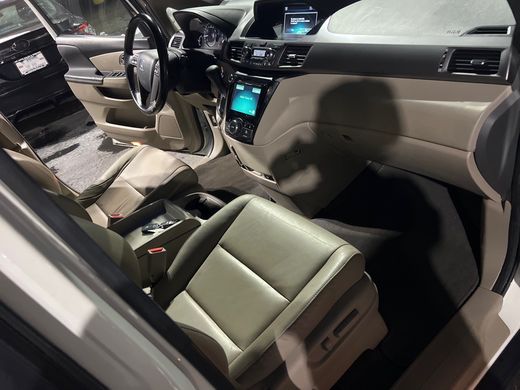 2014 Honda Odyssey Image 20