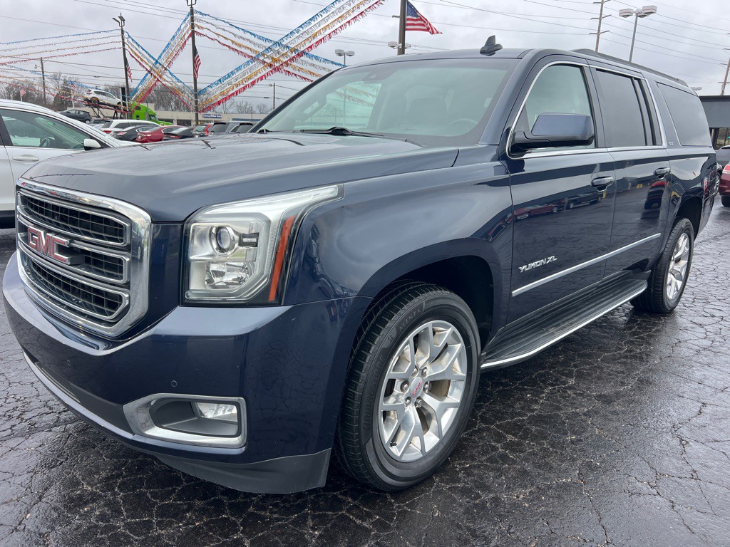 2017 GMC Yukon Image 3