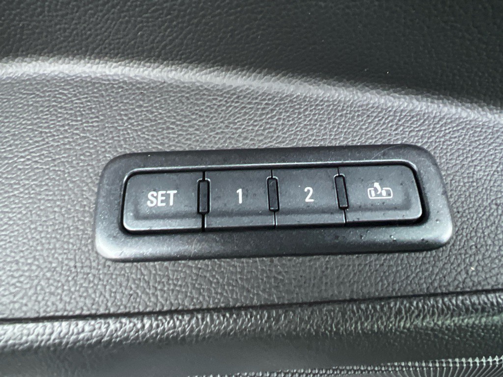 2017 GMC Yukon Image 32