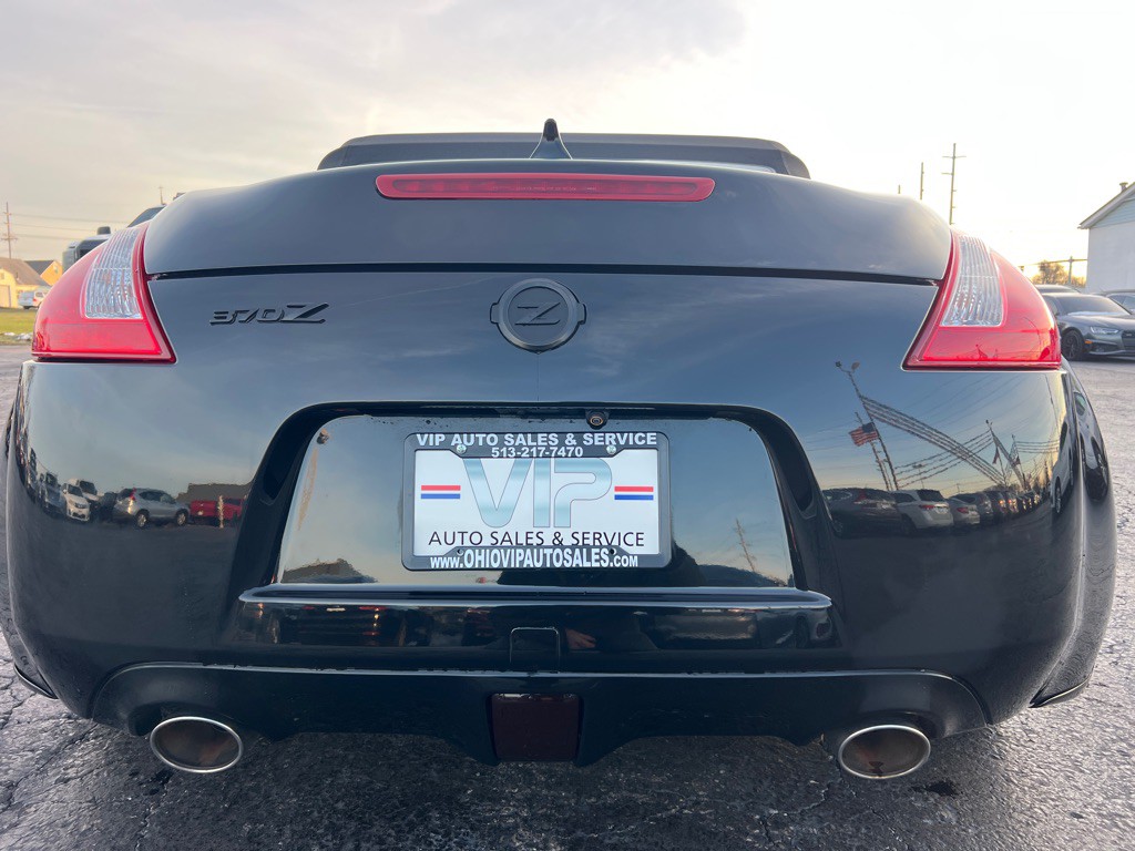 2012 Nissan 370Z Image 6