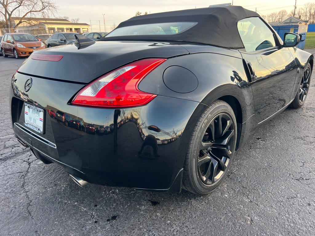 2012 Nissan 370Z Image 7