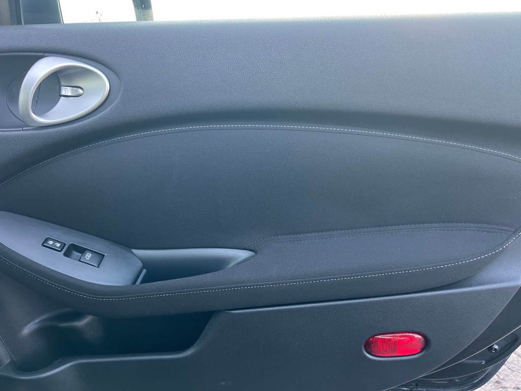 2012 Nissan 370Z Image 17