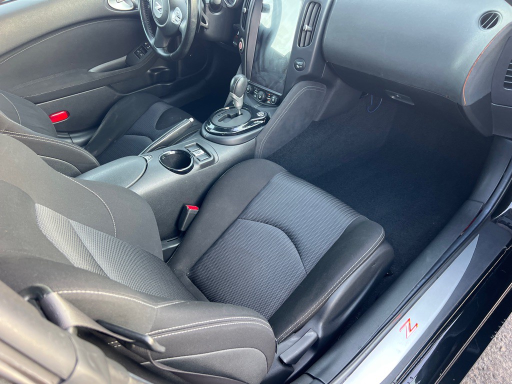 2012 Nissan 370Z Image 18