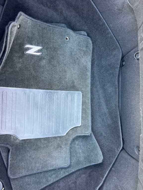 2012 Nissan 370Z Image 21