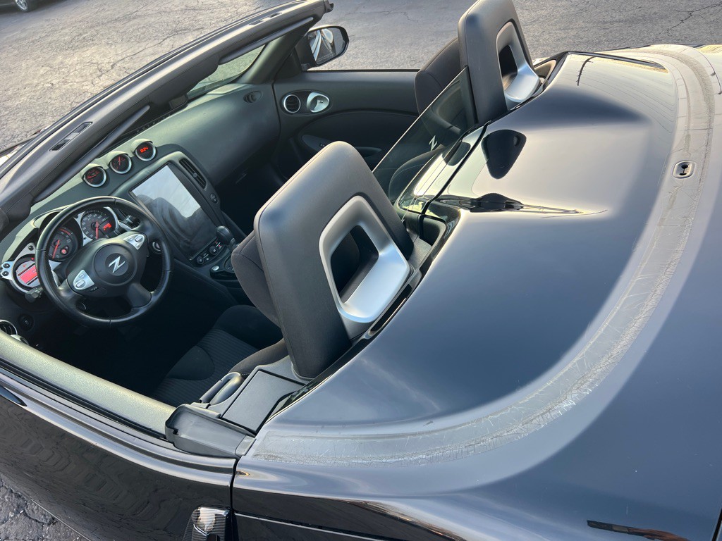 2012 Nissan 370Z Image 34