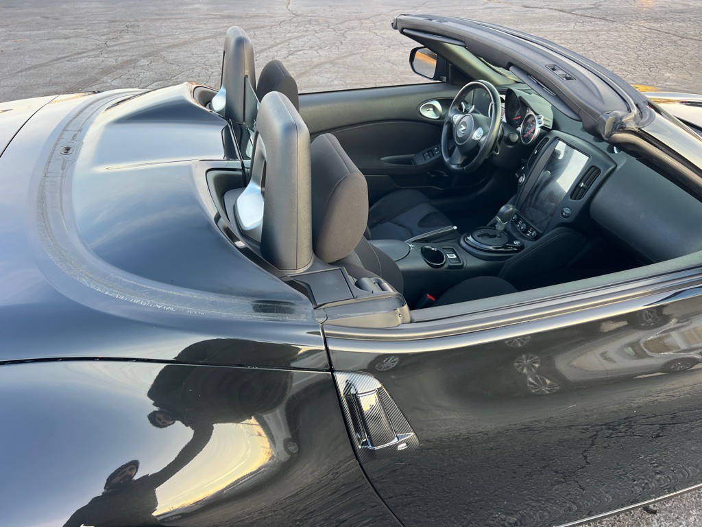 2012 Nissan 370Z Image 35