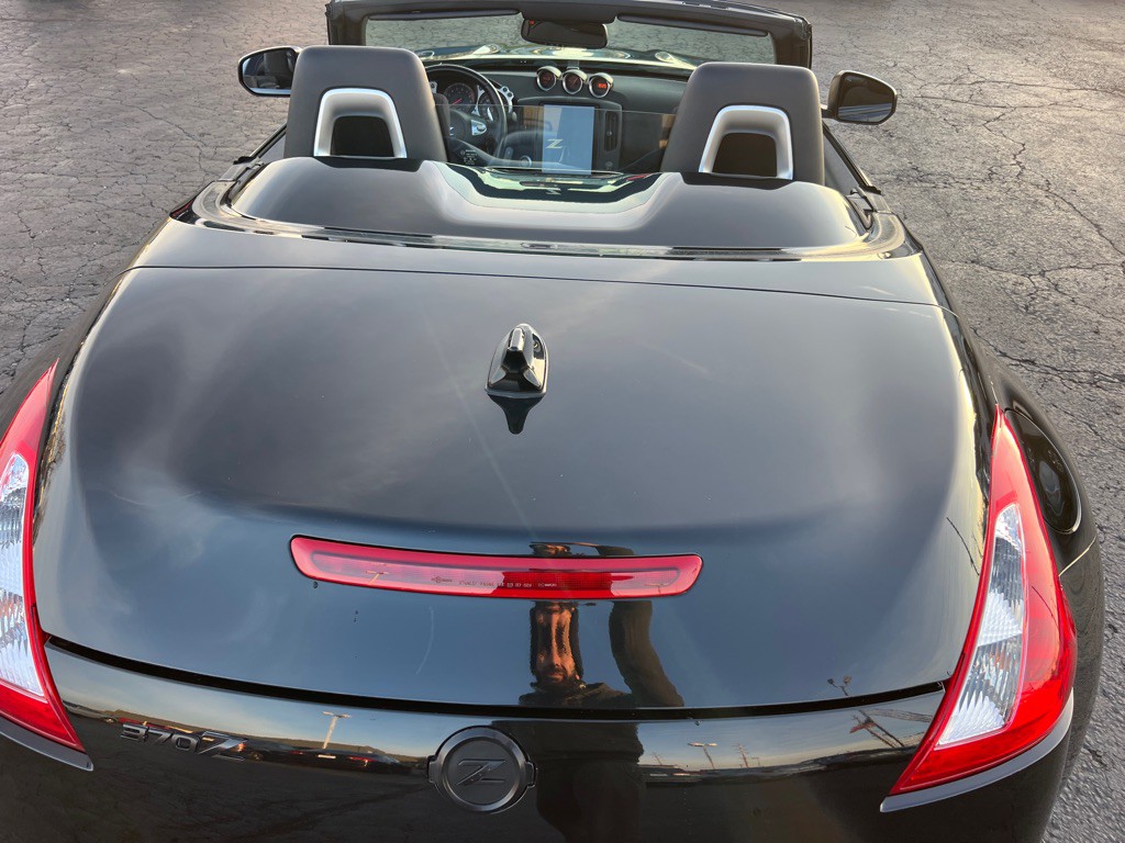 2012 Nissan 370Z Image 37