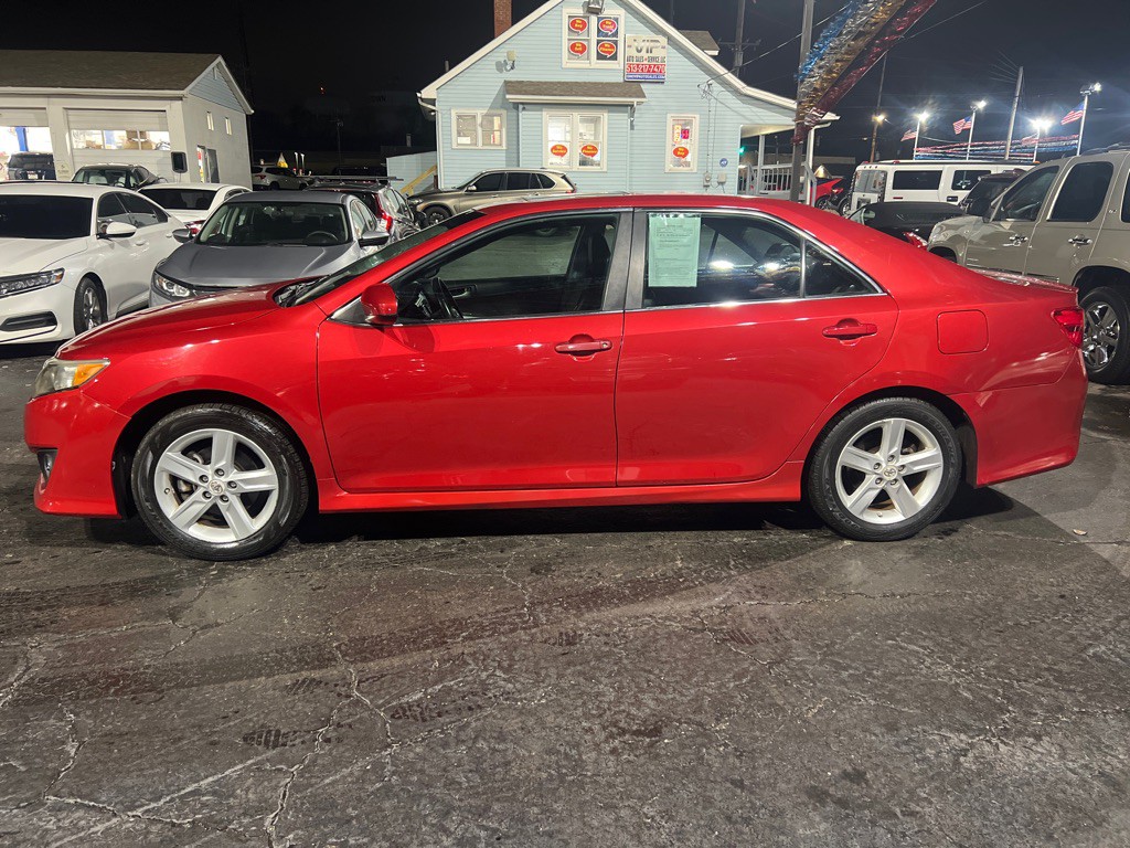 2012 Toyota Camry Image 4