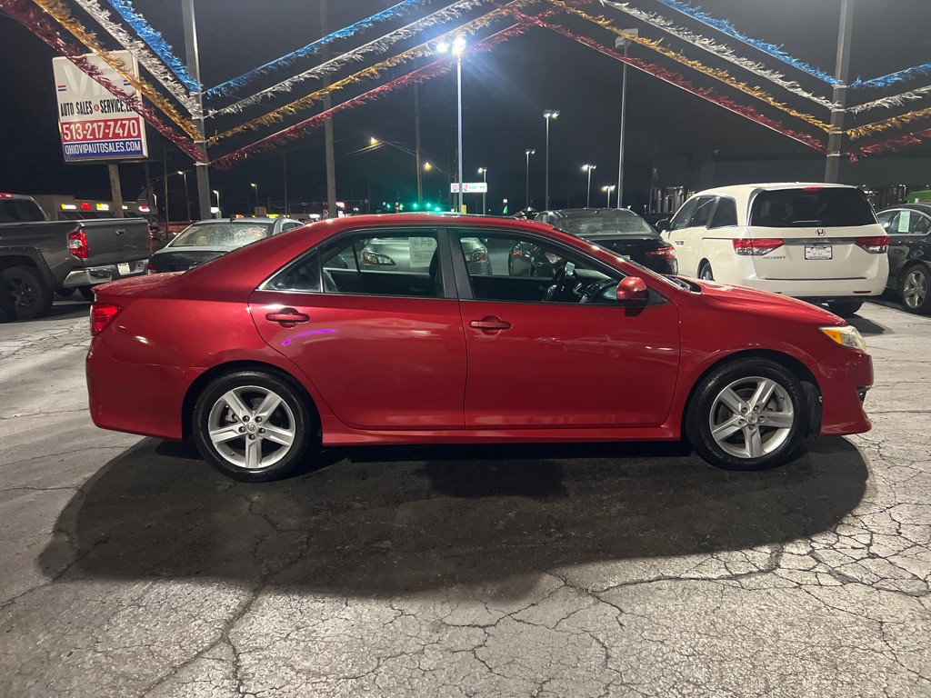 2012 Toyota Camry Image 8