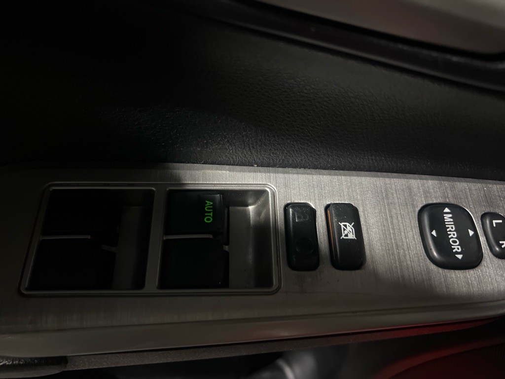 2012 Toyota Camry Image 24