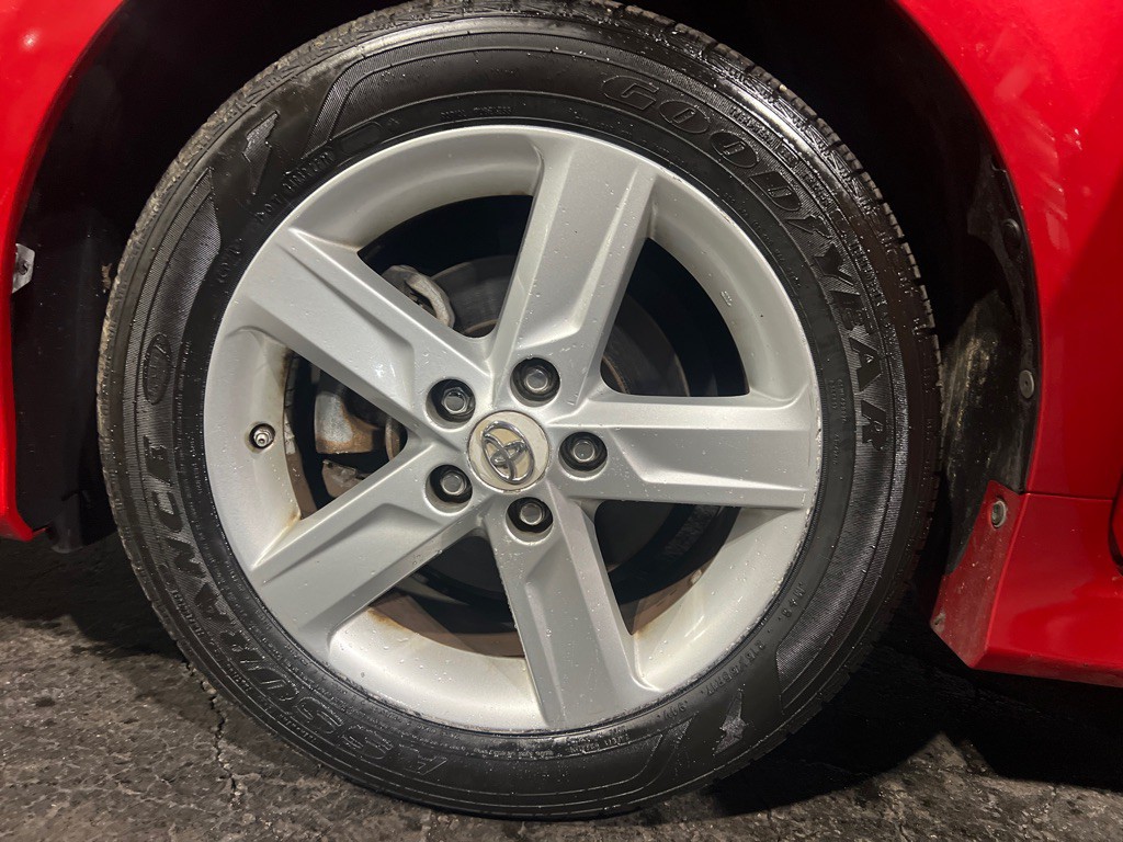 2012 Toyota Camry Image 36