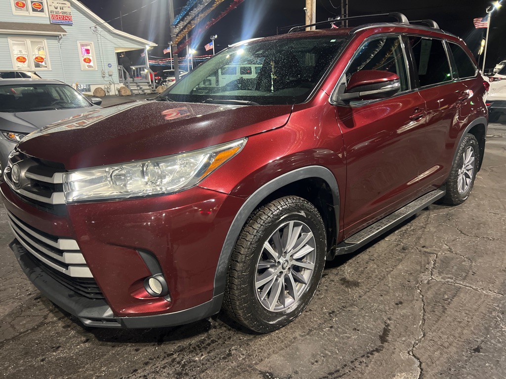 2017 Toyota Highlander Image 3