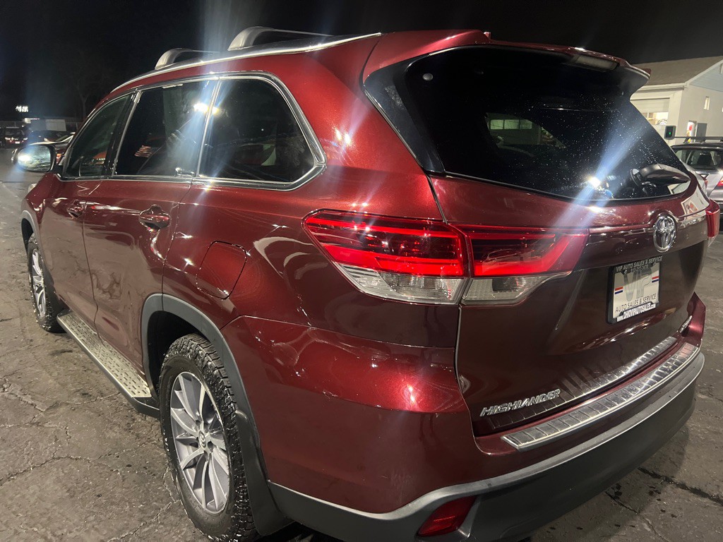 2017 Toyota Highlander Image 5