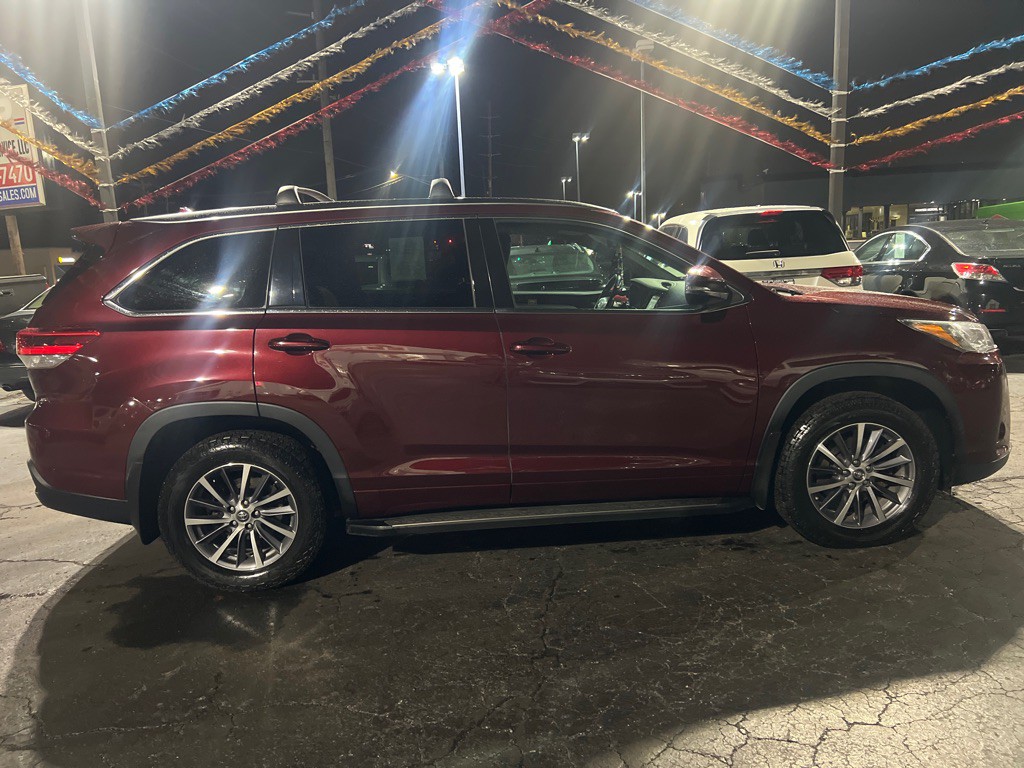 2017 Toyota Highlander Image 8