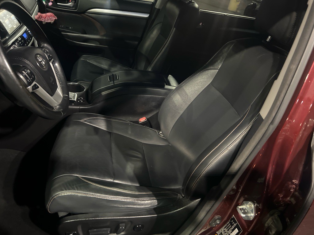 2017 Toyota Highlander Image 10