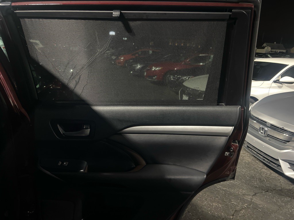 2017 Toyota Highlander Image 18