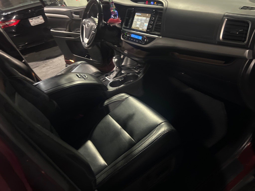 2017 Toyota Highlander Image 20