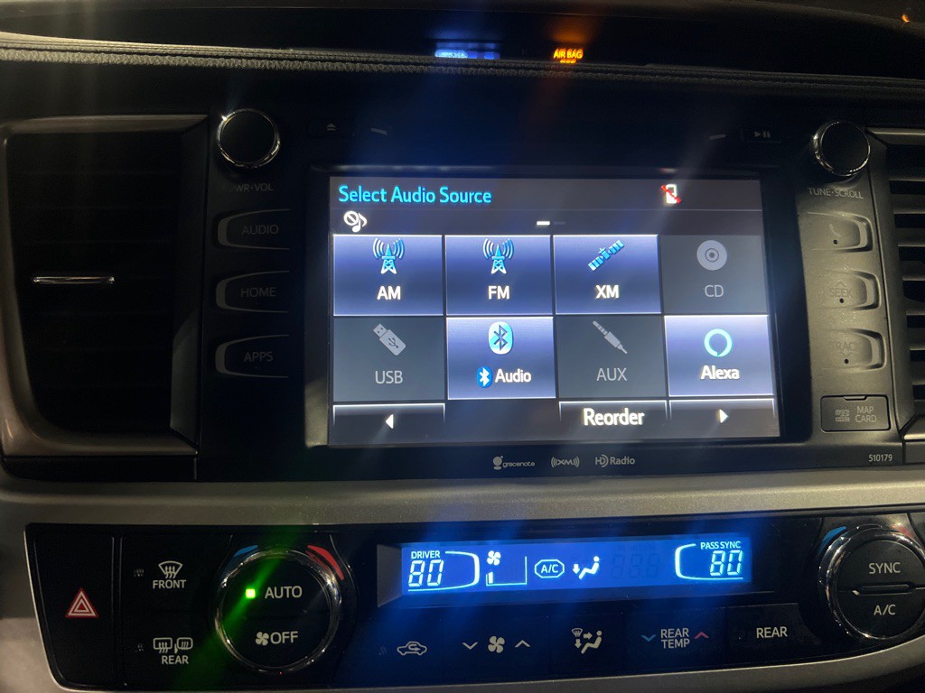 2017 Toyota Highlander Image 32