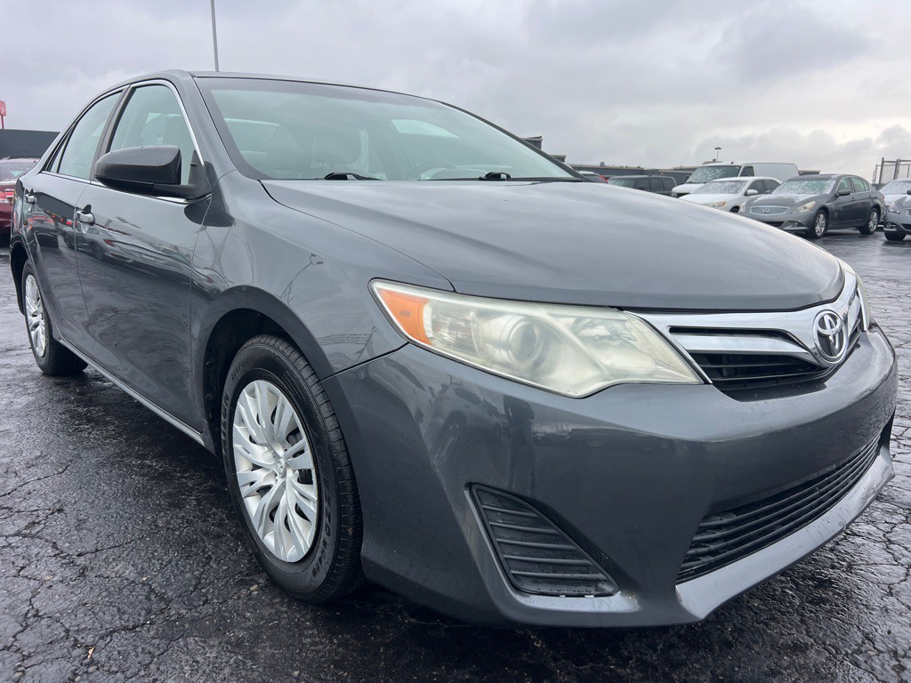 2013 Toyota Camry Image 1