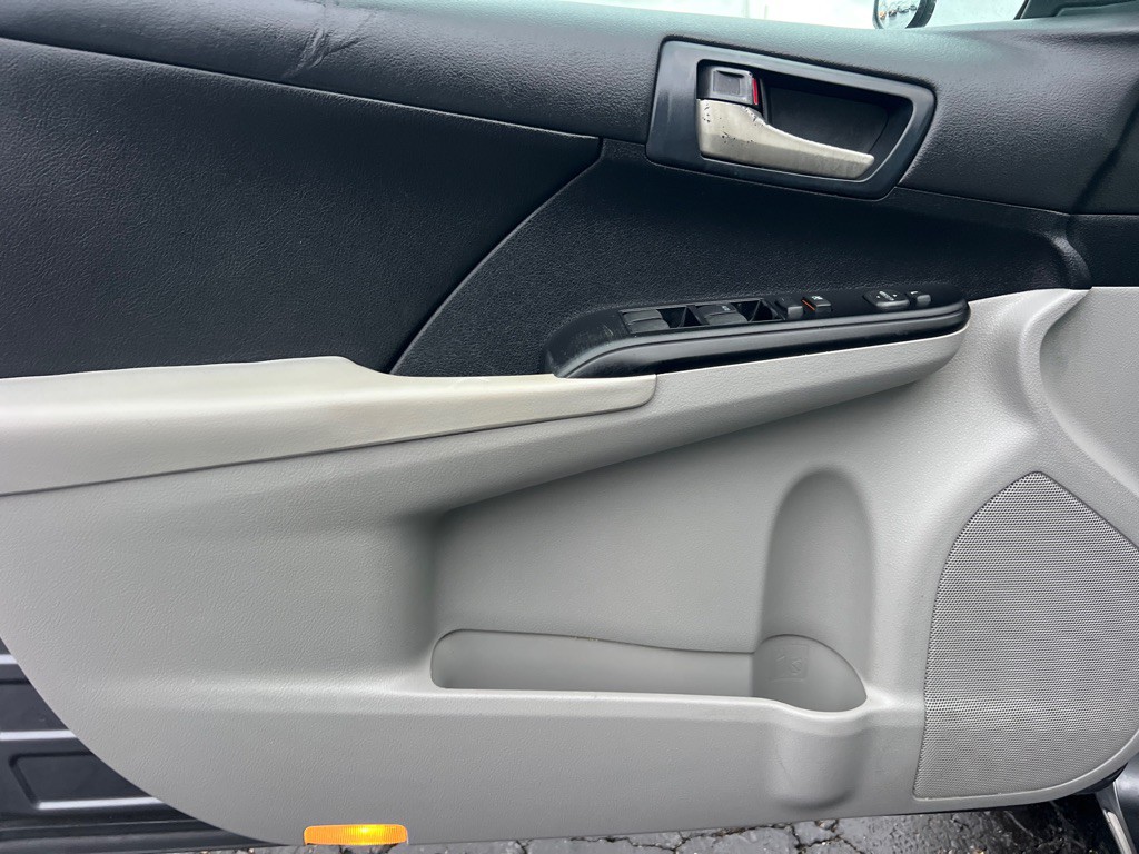 2013 Toyota Camry Image 10