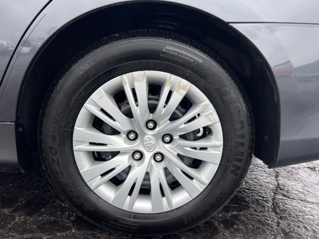 2013 Toyota Camry Image 30