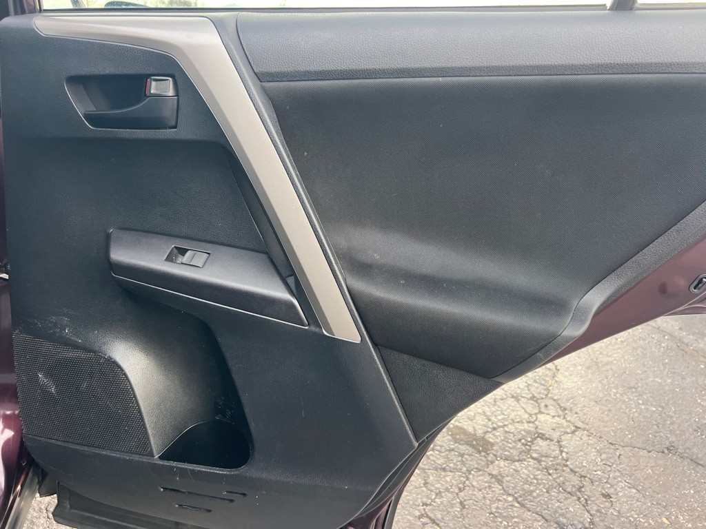 2018 Toyota Rav4 Image 16