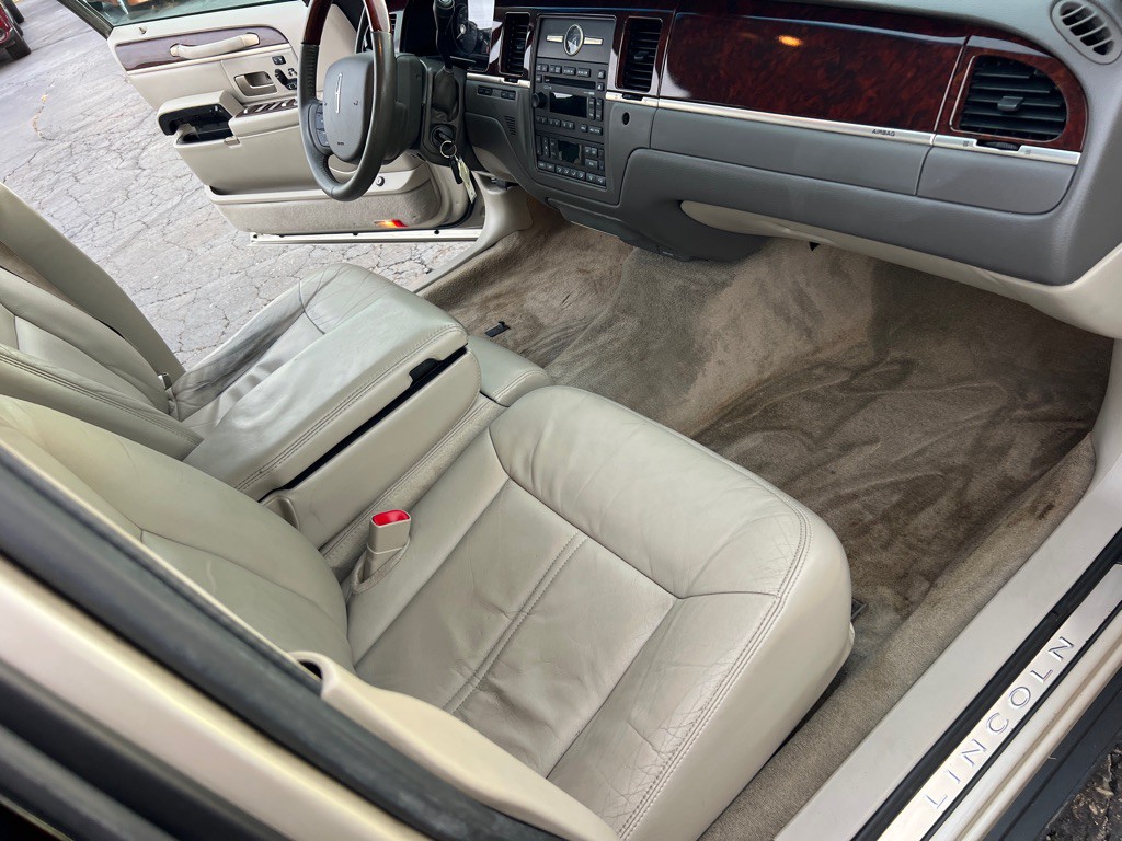 2009 Lincoln Town Car Image 18